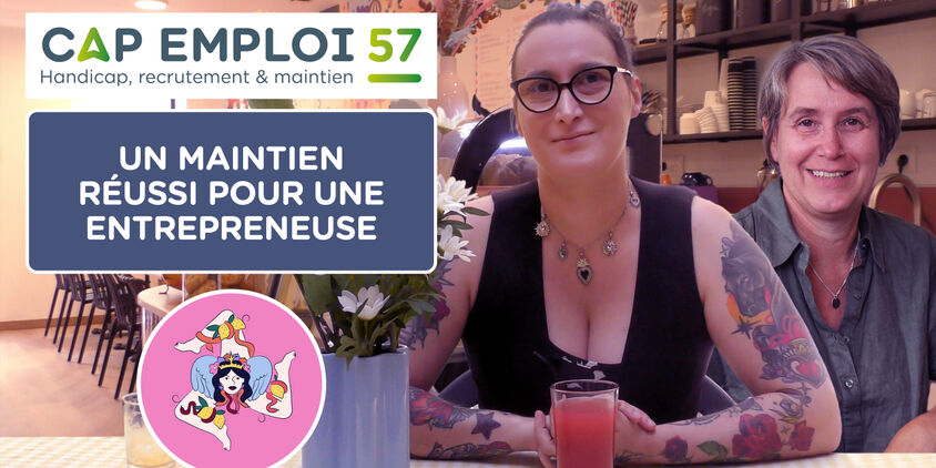 Rebecca est à table avec de délicieux verres de jus de fruit, avec Laurence à côté d'elle.